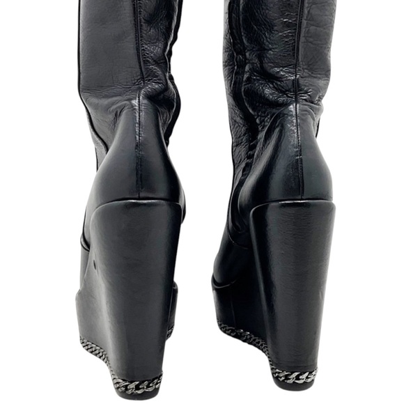 {RITCH ERANI NYFC} Black Leather Wedge Boots with Chain Detail - Picture 13 of 16
